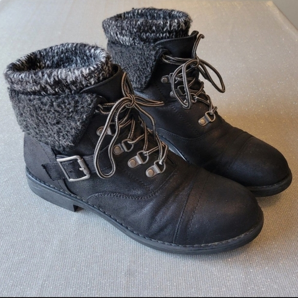 White Mountain Shoes - (SOLD ON MERC)White mountain Daley black boots